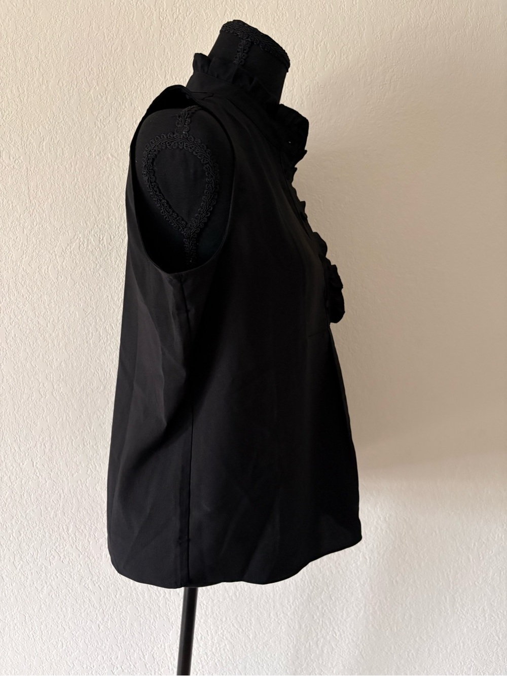 J. Crew Black Sleeveless Ruffle-Trim Button Placket Top Sz6 NWT - Picture 3 of 8